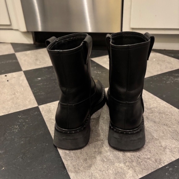 Reformation Leather Scalloped Accent Moto Boots Women's 8.5 - Picture 3 of 6